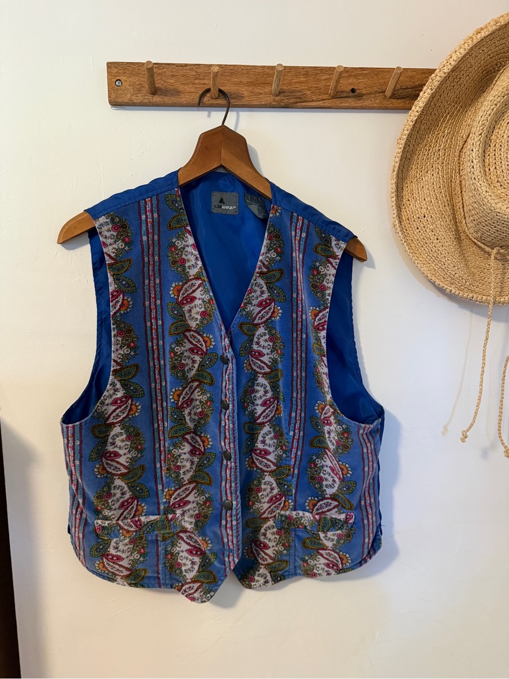 VTG Liz Claiborne velvet Paisley Patterned Womenโs Vest